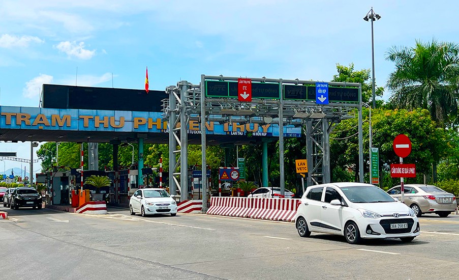 Thu ph&iacute; tự động tại hai trạm thu ph&iacute; Bến Thủy li&ecirc;n tục bị mất kết nối - Ảnh 1.