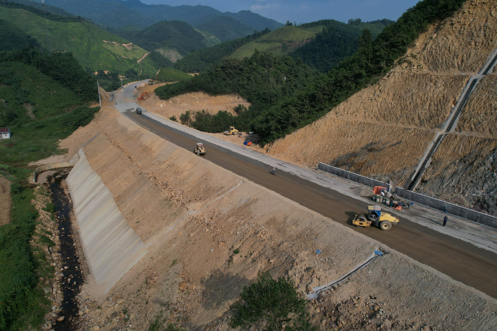 Xứng danh đầu t&agrave;u ph&aacute;t triển của khu vực ph&iacute;a Bắc v&agrave; cả nước - Ảnh 2.