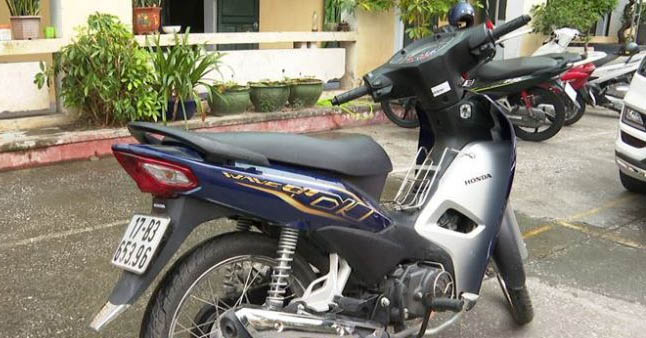 Bịt mặt, điều khiển xe m&aacute;y, che biển số cướp giật bị bắt sau 24 giờ lẩn trốn - Ảnh 2.