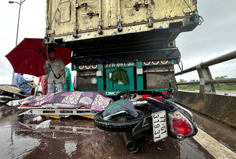 Tin tức tai nạn giao th&ocirc;ng mới nhất ng&agrave;y h&ocirc;m nay 1/11/2023 - Ảnh 1.