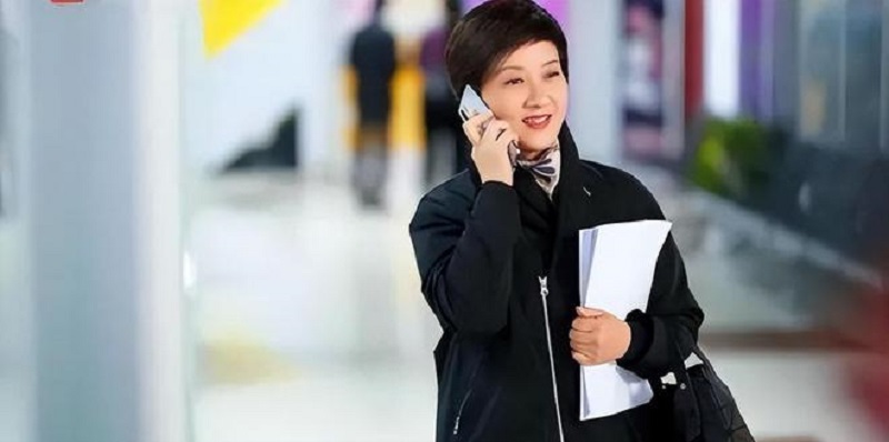 "Khang Hy" Trương Quốc Lập mải việc, Đặng Tiệp bầu bạn với con nu&ocirc;i - Ảnh 1.