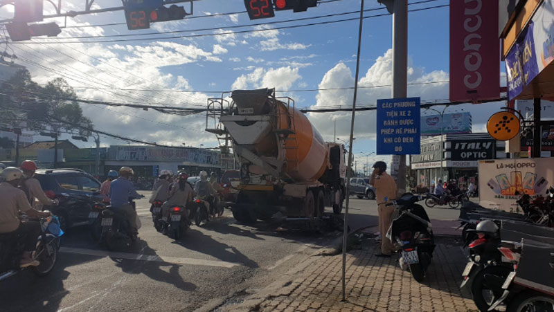 Tin tức tai nạn giao th&ocirc;ng mới nhất ng&agrave;y h&ocirc;m nay 5/10/2023 - Ảnh 2.