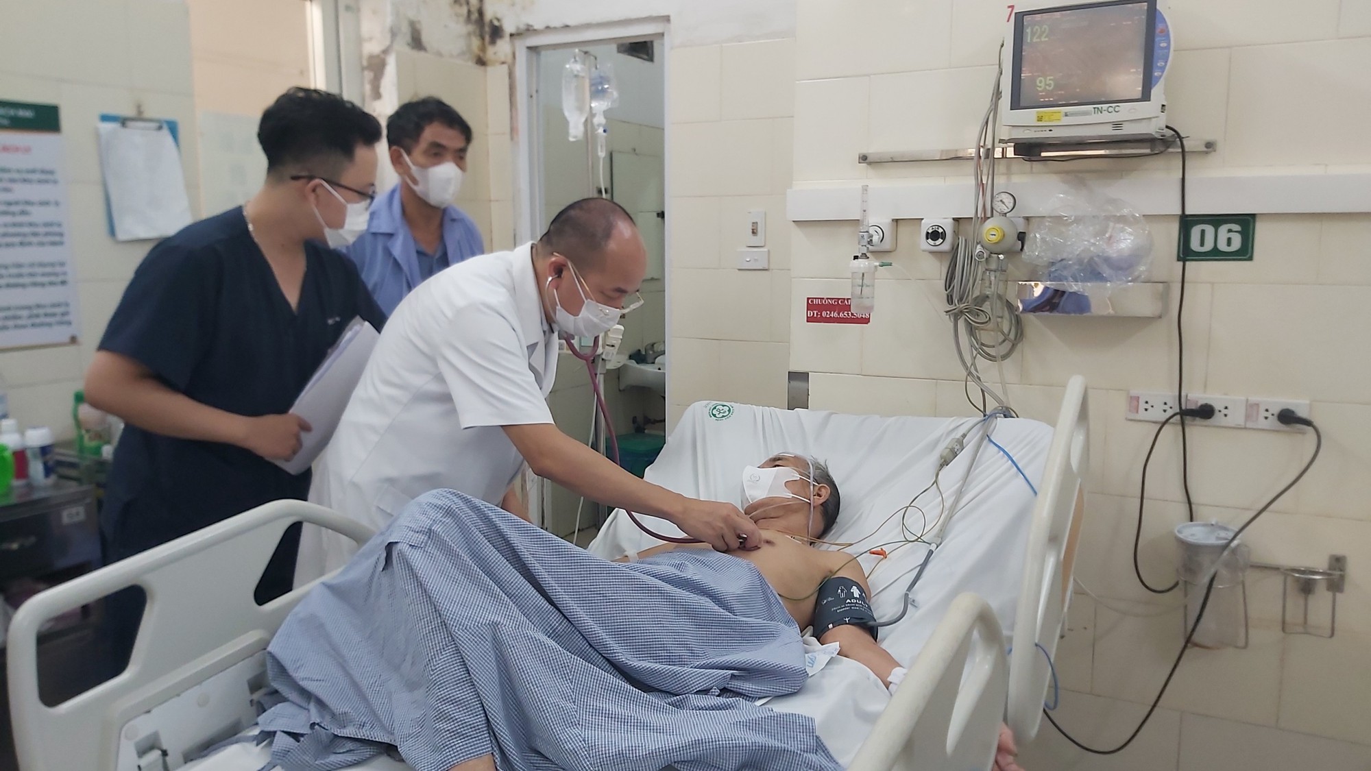 Mắc sốt xuất huyết lưu &yacute; điều g&igrave; để tr&aacute;nh biến chứng, tử vong?   - Ảnh 1.