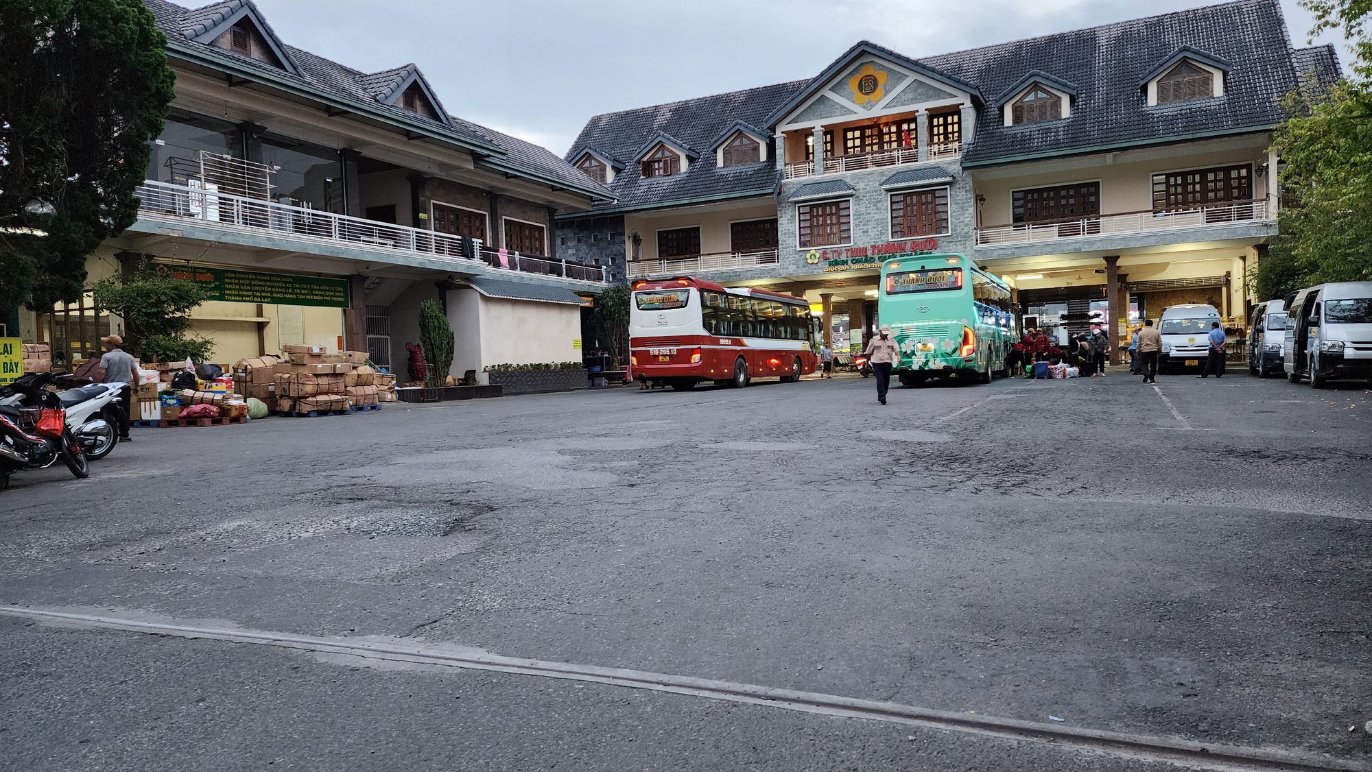 Vụ tai nạn xe Thành Bưởi: Những hiểm hoạ đã được báo trước - Ảnh 3. Vụ tai nạn xe Thành Bưởi: Những hiểm hoạ đã được báo trước - Ảnh 3.