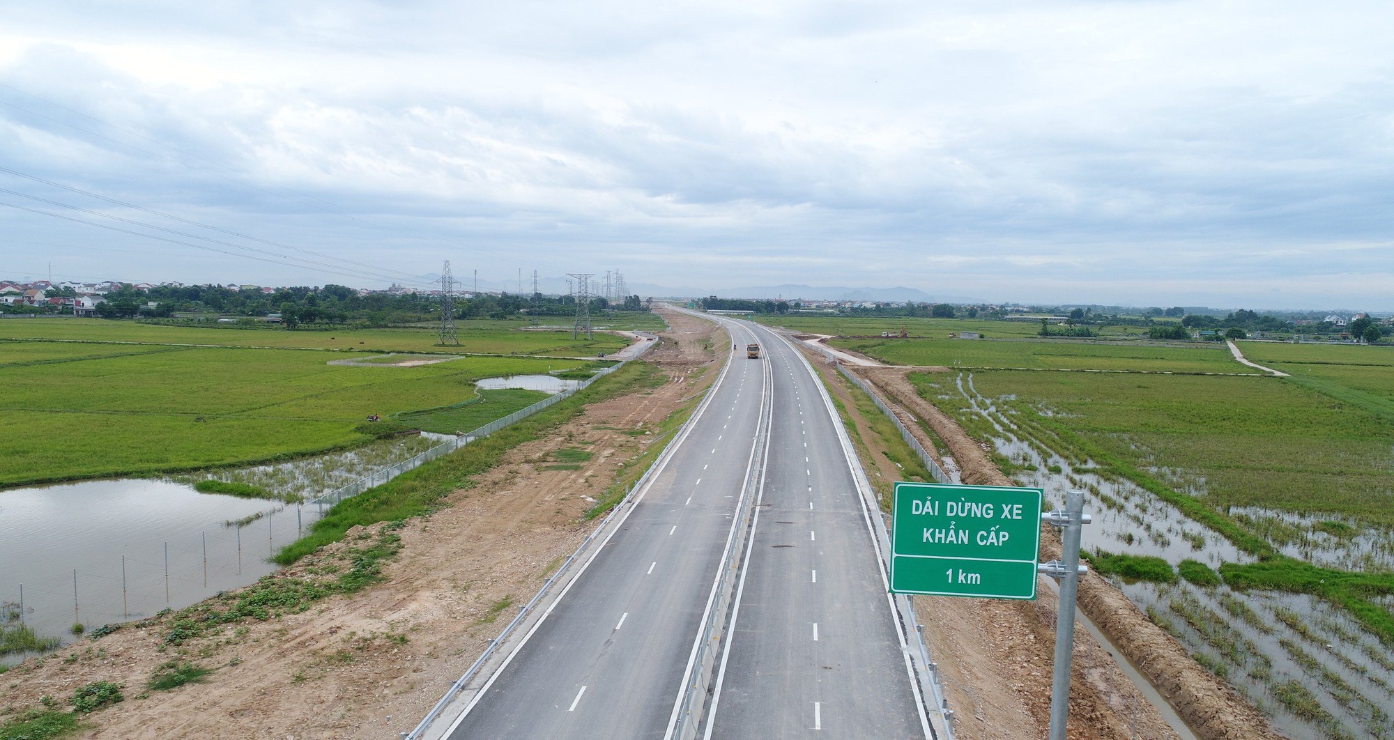 V&igrave; sao chưa tr&igrave;nh xin &yacute; kiến nghị quyết ri&ecirc;ng về thu ph&iacute; đường bộ cao tốc? - Ảnh 1.