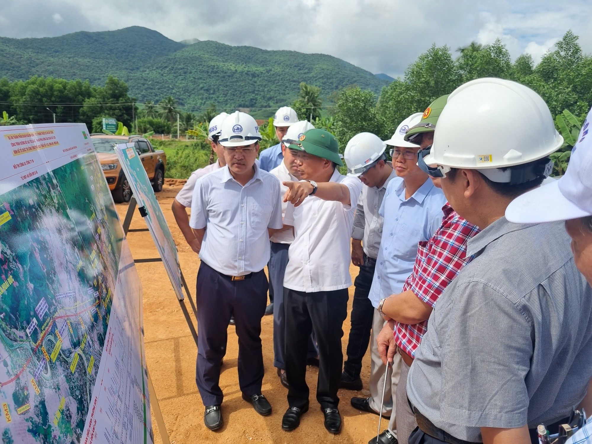 Thứ trưởng Nguyễn Danh Huy: Chuyển khối lượng những nhà thầu yếu thi công cao tốc - Ảnh 1. Thứ trưởng Nguyễn Danh Huy: Chuyển khối lượng những nhà thầu yếu thi công cao tốc - Ảnh 1.