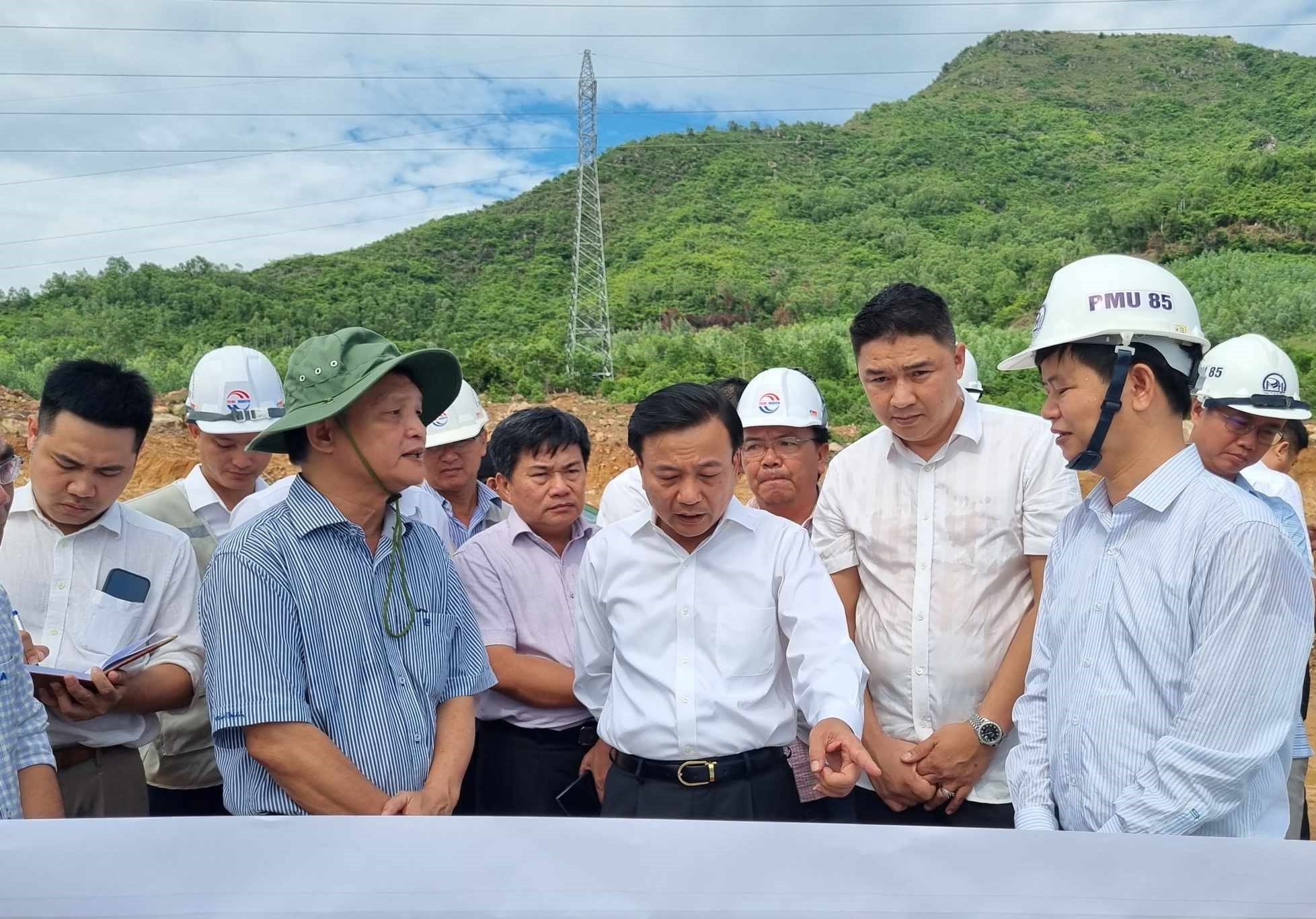 Cao tốc Quy Nhơn - Ch&iacute; Thạnh: Mỗi đơn vị l&agrave; một đại đo&agrave;n trong chiến dịch 90 ng&agrave;y đ&ecirc;m - Ảnh 2.