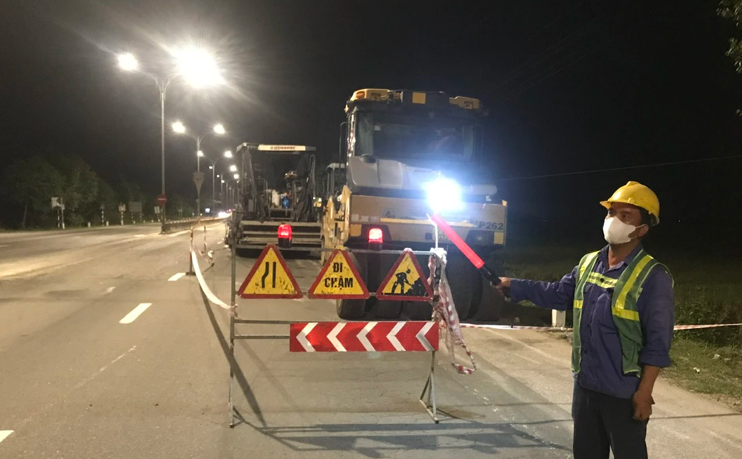 Sửa chữa lại mặt đường BOT Nam Bến Thủy - Ảnh 3.