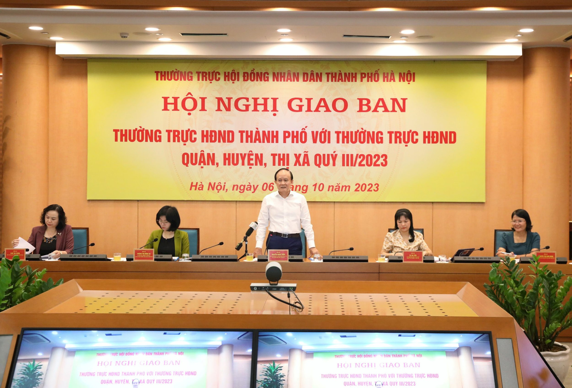 Chủ tịch HĐND TP H&agrave; Nội y&ecirc;u cầu r&agrave; so&aacute;t c&ocirc;ng t&aacute;c lấy phiếu t&iacute;n nhiệm  - Ảnh 1.
