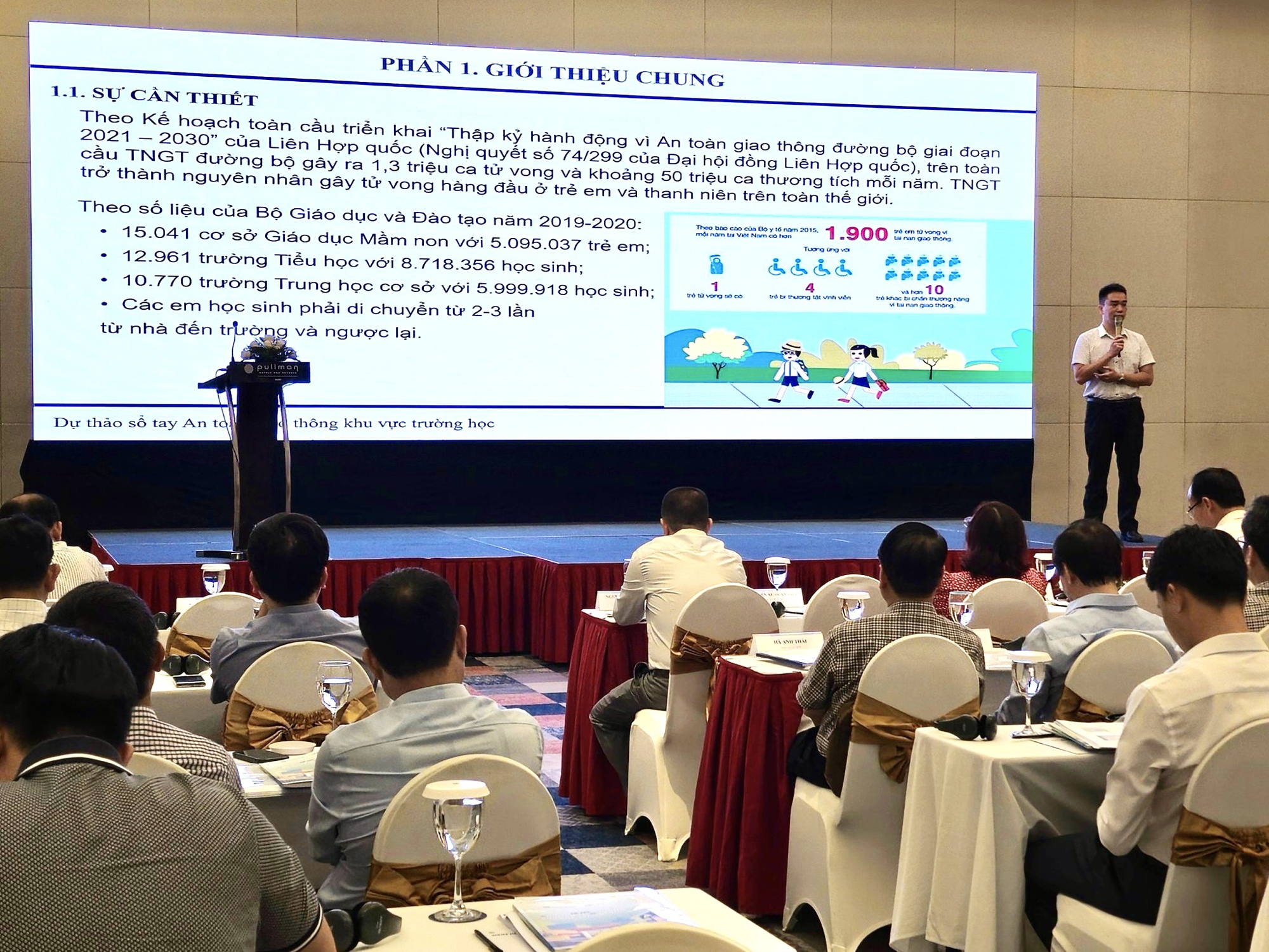 Sổ tay an toàn giao thông khu vực trường học giúp trẻ đến trường an toàn - Ảnh 3. Sổ tay an toàn giao thông khu vực trường học giúp trẻ đến trường an toàn - Ảnh 3.