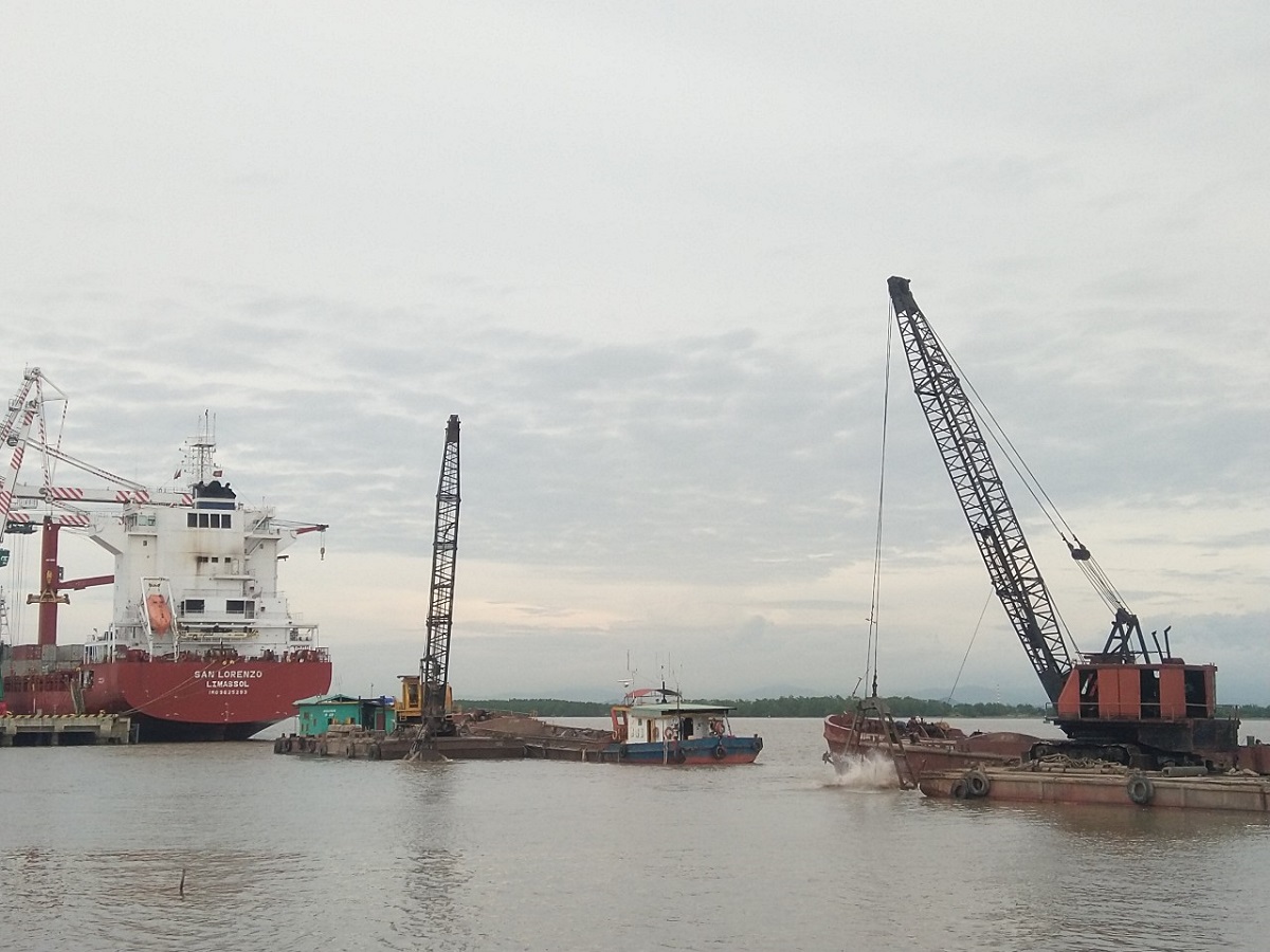 Nạo v&eacute;t bị thu thuế kho&aacute;ng sản, doanh nghiệp bức x&uacute;c  - Ảnh 1.