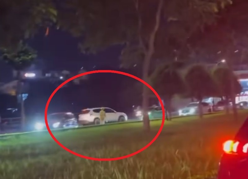 Hải Dương: Xử l&yacute; t&agrave;i xế &ocirc; t&ocirc; đi ngược chiều khi gặp chốt nồng độ cồn - Ảnh 1.