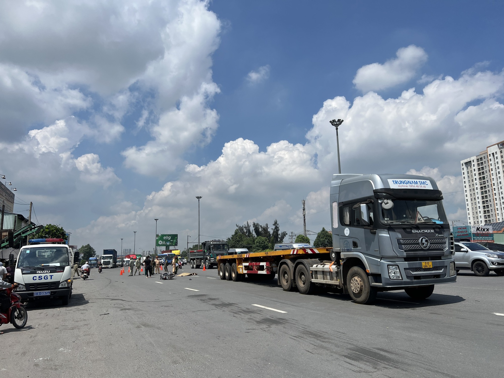 Xe đầu k&eacute;o va chạm xe m&aacute;y, người đ&agrave;n &ocirc;ng tử vong thương t&acirc;m - Ảnh 1.