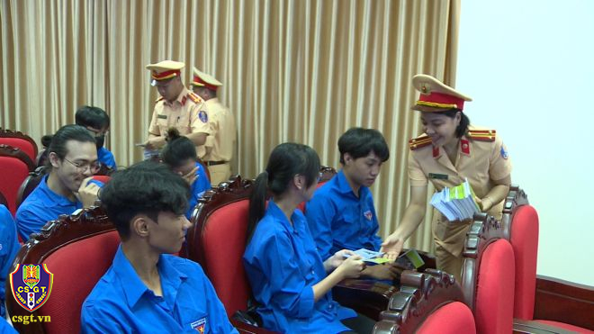 Th&aacute;i B&igrave;nh đưa ATGT "phủ s&oacute;ng" c&aacute;c trường từ đầu năm học - Ảnh 1.