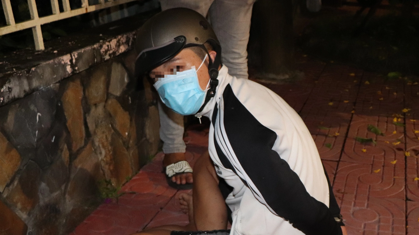 Bắt giữ hai đối tượng thực hiện hơn 20 vụ trộm xe m&aacute;y ở S&oacute;c Trăng - Ảnh 1.