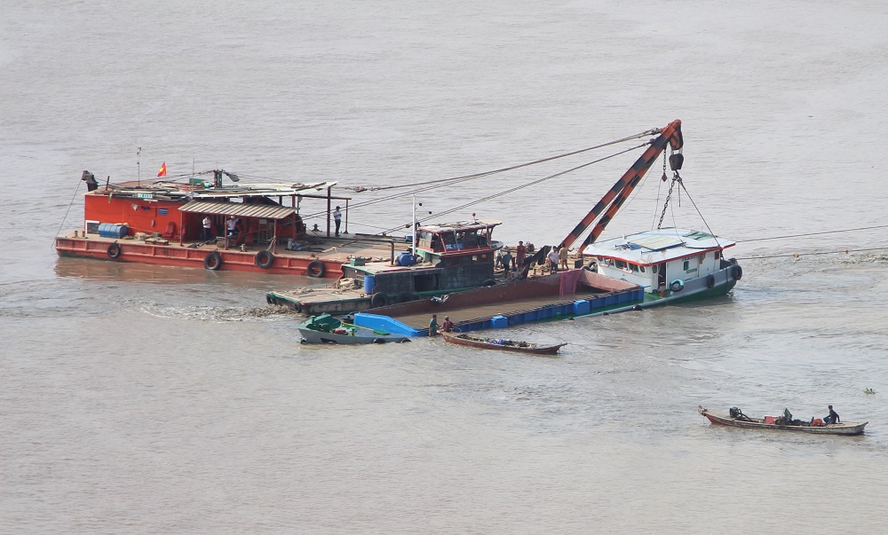 Di dời loạt chướng ngại vật nguy hiểm tr&ecirc;n luồng h&agrave;ng hải - Ảnh 1.