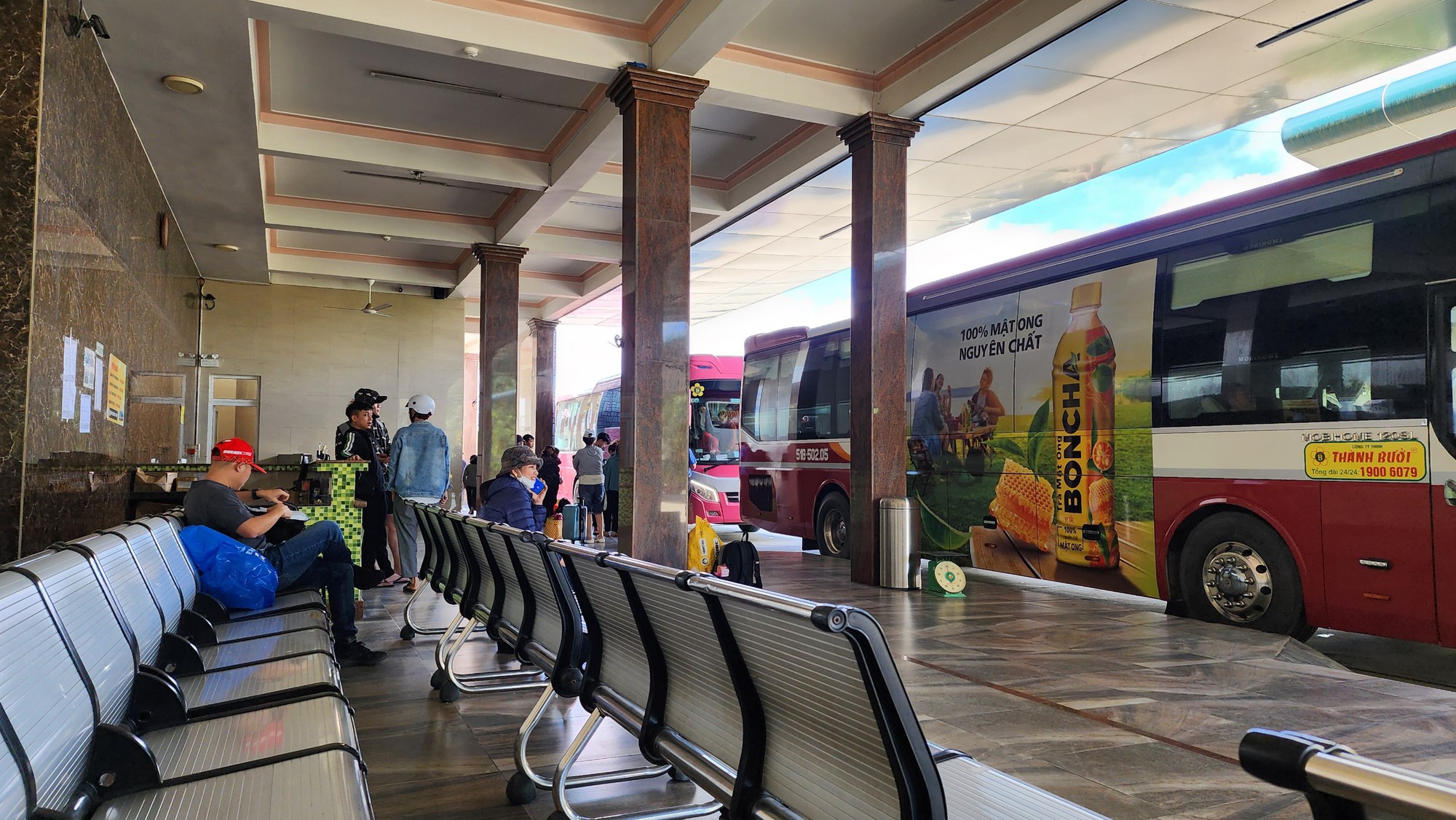 B&agrave;i 4: Kỳ lạ bến xe kh&aacute;ch Th&agrave;nh Bưởi giữa nội đ&ocirc; Đ&agrave; Lạt - Ảnh 2.