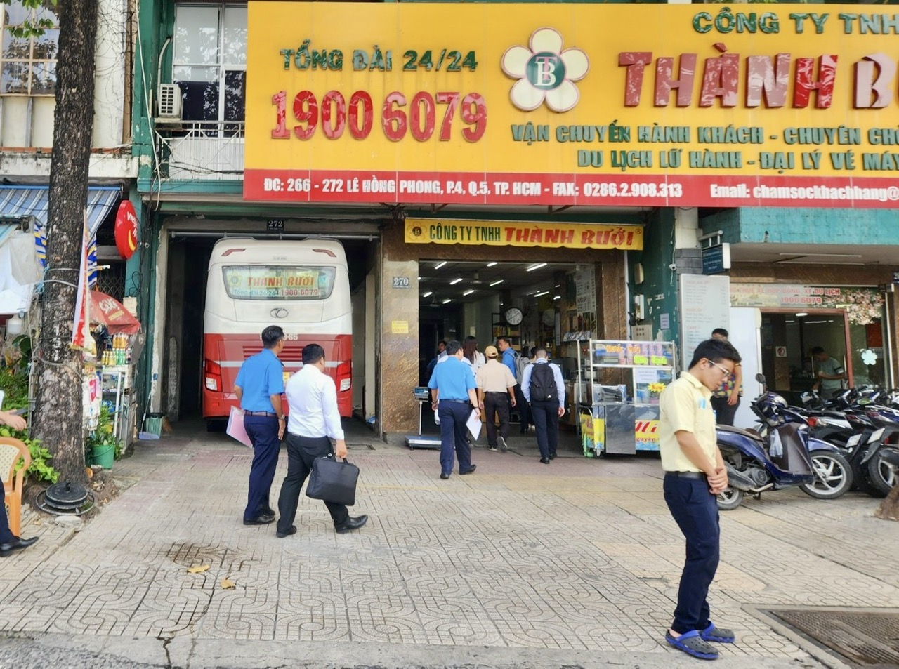 TP.HCM bắt đầu thanh tra nhà xe Thành Bưởi - Ảnh 1. TP.HCM bắt đầu thanh tra nhà xe Thành Bưởi - Ảnh 1.