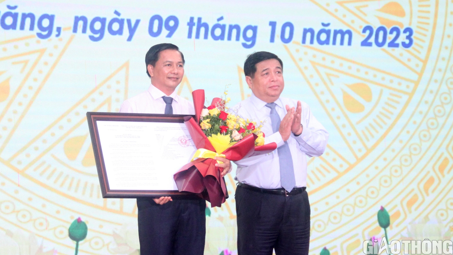 Ph&oacute; thủ tướng: S&oacute;c Trăng l&agrave; đầu mối giao th&ocirc;ng quan trọng trong v&ugrave;ng ĐBSCL - Ảnh 4.