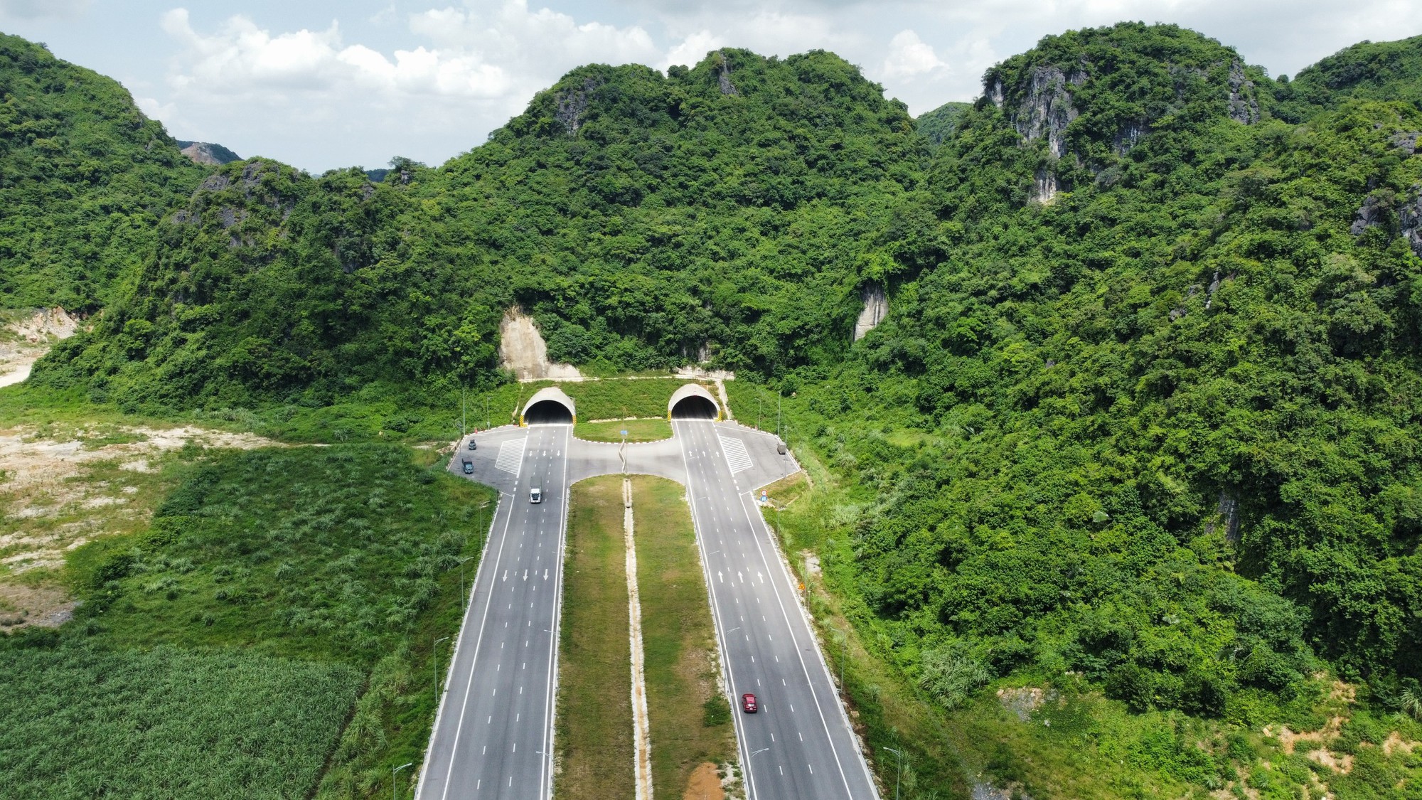 5 thập kỷ thay đổi hạ tầng giao th&ocirc;ng đất nước- Ảnh 6.