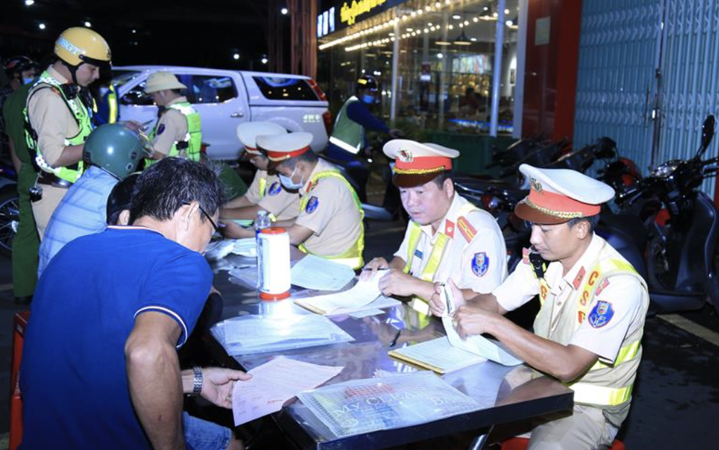 Kiểm tra hơn 3.000 phương tiện tr&ecirc;n QL20, ph&aacute;t hiện 11 người sử dụng ma t&uacute;y