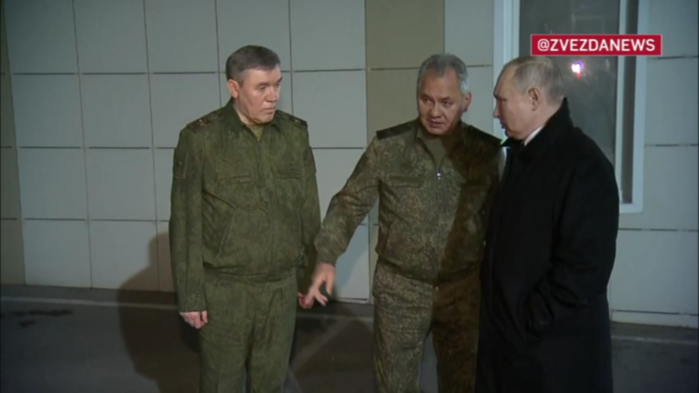 Video Tổng thống Putin thăm trụ sở chỉ huy chiến dịch qu&acirc;n sự của Nga tại Ukraine - Ảnh 1.