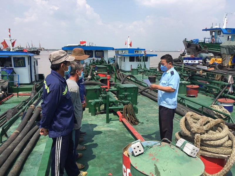 B&aacute;n xăng dầu phải xuất h&oacute;a đơn điện tử: Cần nh&igrave;n r&otilde; những g&oacute;c khuất - Ảnh 2.