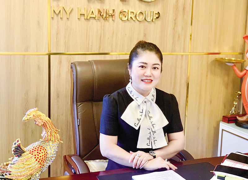 Nữ doanh nh&acirc;n Phạm Mỹ Hạnh bị bắt trong vụ lừa đảo s&acirc;m Ngọc Linh - Ảnh 1.