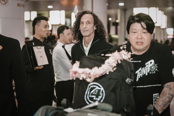 Kenny G đ&atilde; tới H&agrave; Nội, sẵn s&agrave;ng cho buổi biểu diễn đỉnh cao - Ảnh 1.