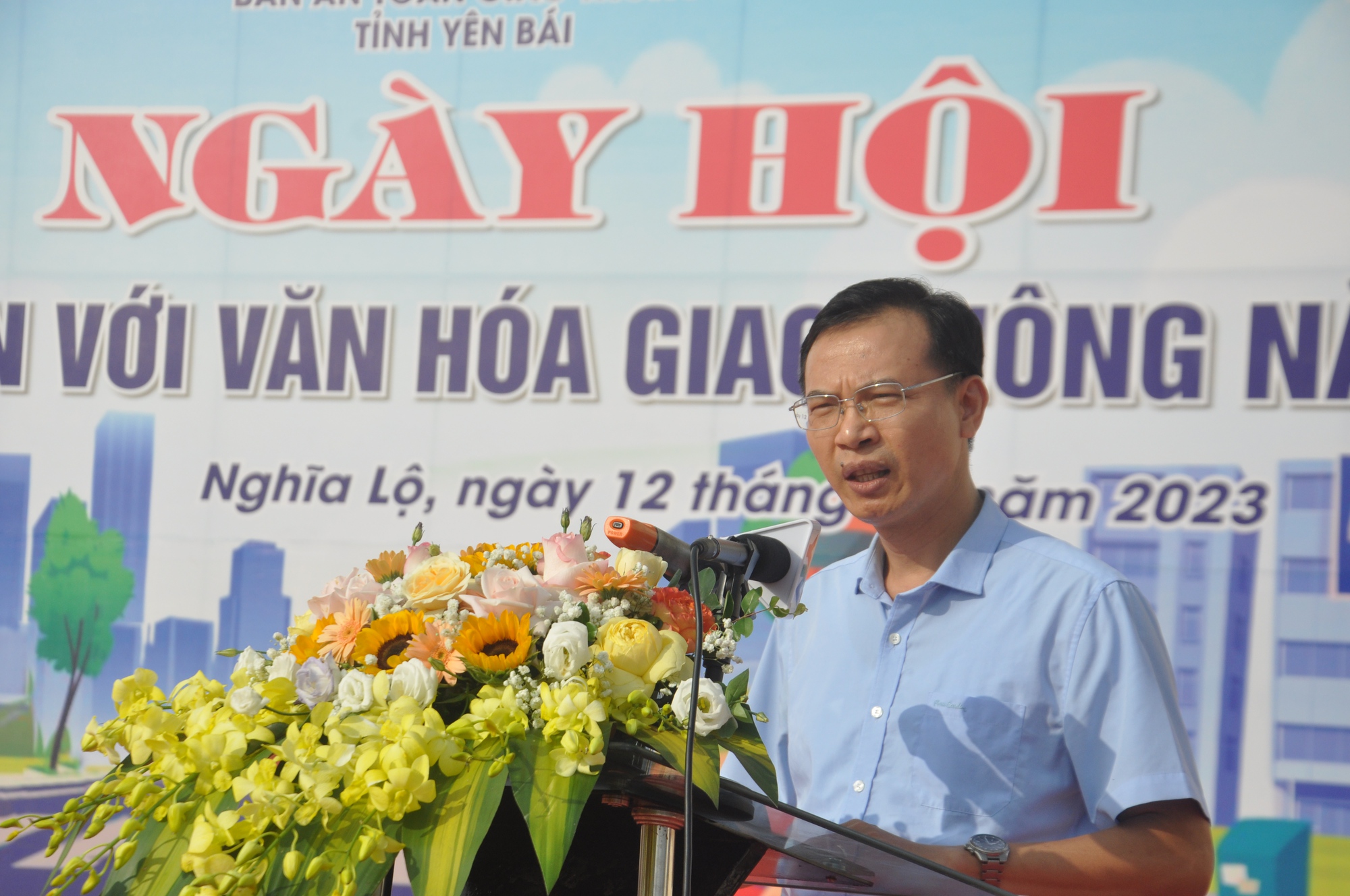 Tr&ecirc;n ba ngh&igrave;n người tham gia "Thanh ni&ecirc;n với văn h&oacute;a giao th&ocirc;ng" tại Y&ecirc;n B&aacute;i   - Ảnh 5.