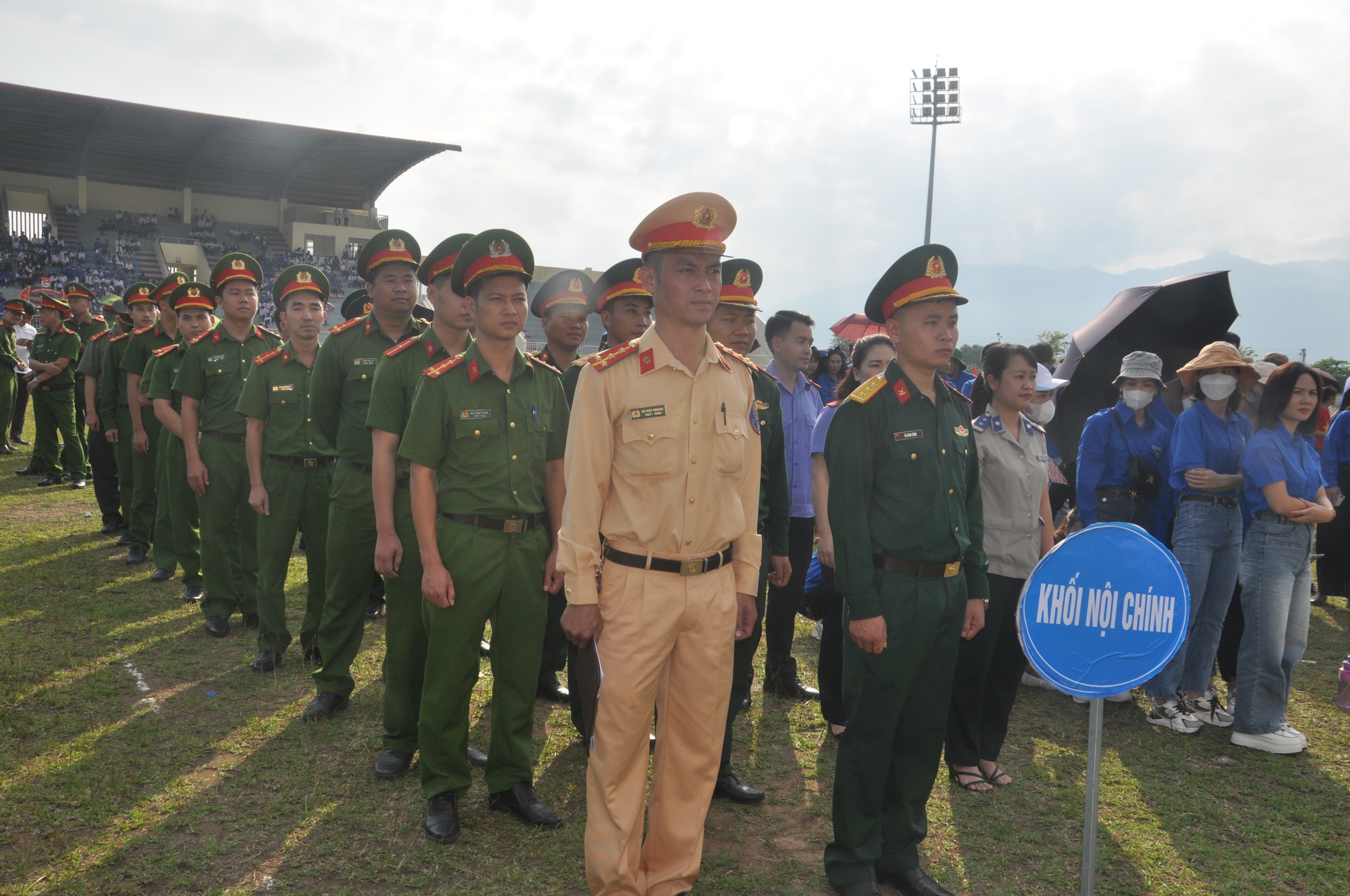 Tr&ecirc;n ba ngh&igrave;n người tham gia "Thanh ni&ecirc;n với văn h&oacute;a giao th&ocirc;ng" tại Y&ecirc;n B&aacute;i   - Ảnh 4.