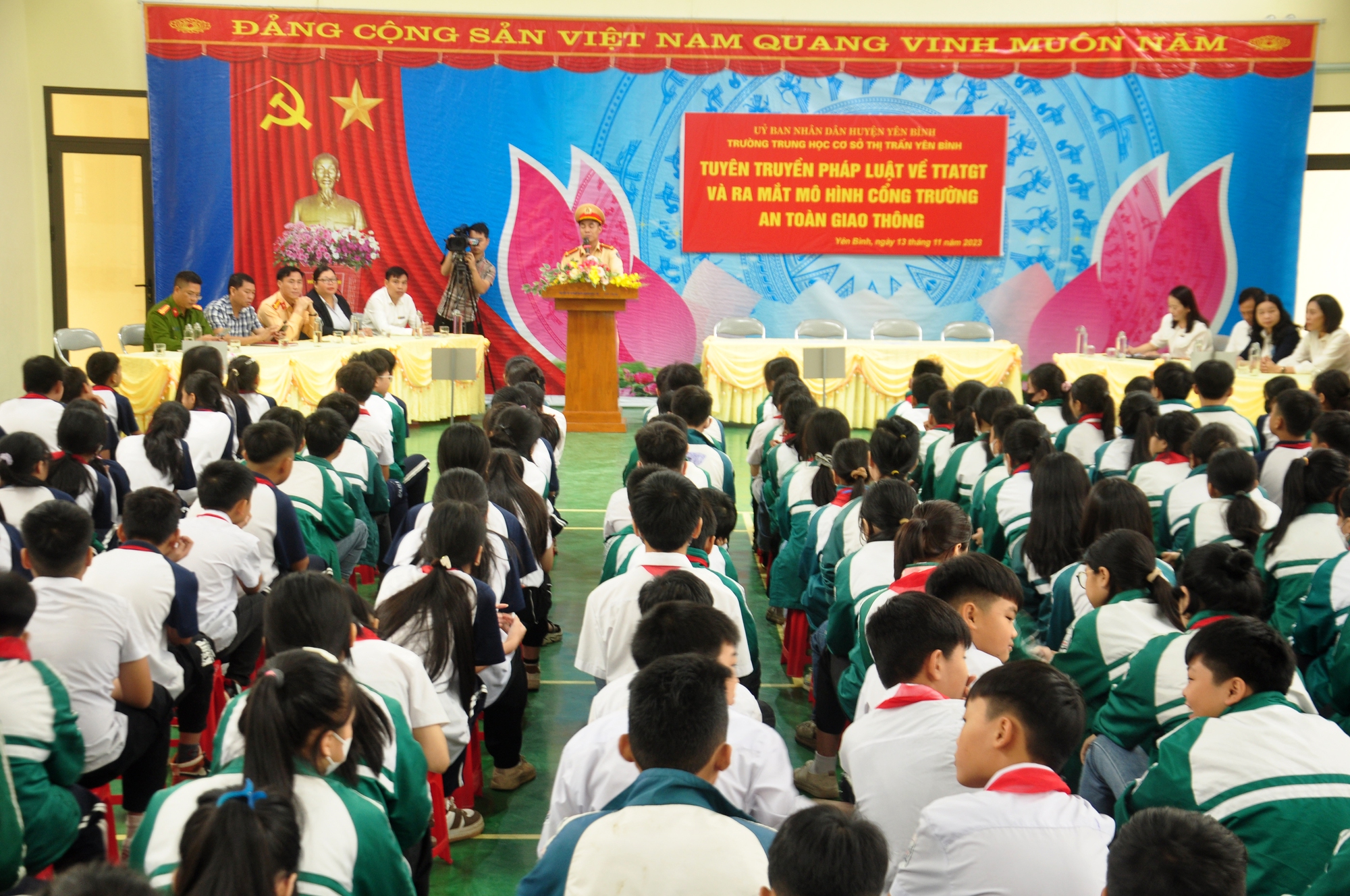 Cổng trường an to&agrave;n giao th&ocirc;ng m&ocirc; h&igrave;nh nhỏ, &yacute; nghĩa lớn ở Y&ecirc;n B&aacute;i   - Ảnh 1.