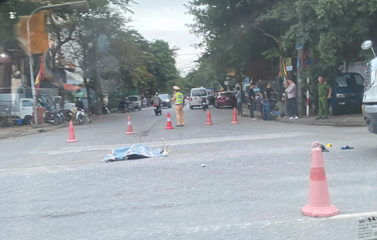 Hải Ph&ograve;ng: Đi ngược chiều va chạm với xe container, t&agrave;i xế tử vong tại chỗ - Ảnh 1.