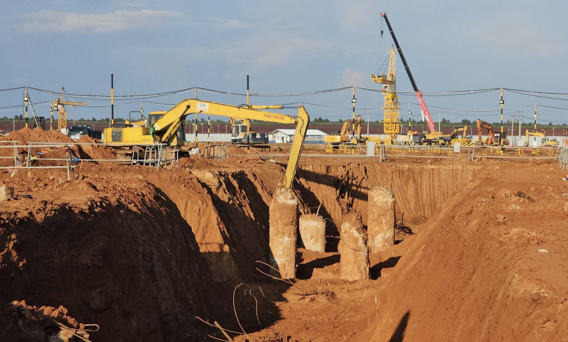 Nh&agrave; ga h&agrave;nh kh&aacute;ch s&acirc;n bay Long Th&agrave;nh với h&igrave;nh ảnh hoa sen dần lộ diện - Ảnh 4.