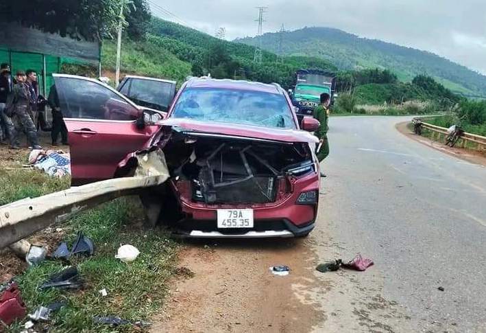 L&aacute;i xe &ocirc; t&ocirc; t&ocirc;ng hộ lan l&agrave;m 2 người chết dương t&iacute;nh với ma t&uacute;y - Ảnh 1.