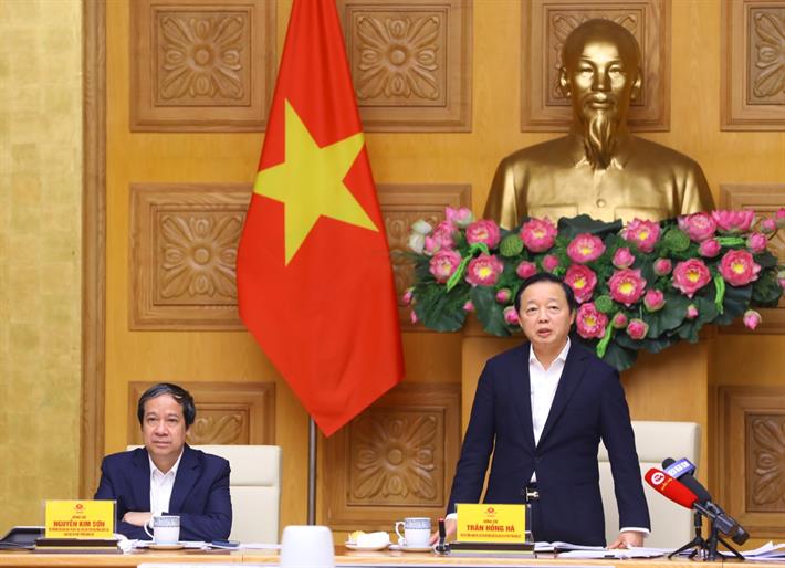 Hội đồng Quốc gia Gi&aacute;o dục chọn phương &aacute;n thi tốt nghiệp 2025 với 2 m&ocirc;n bắt buộc - Ảnh 1.