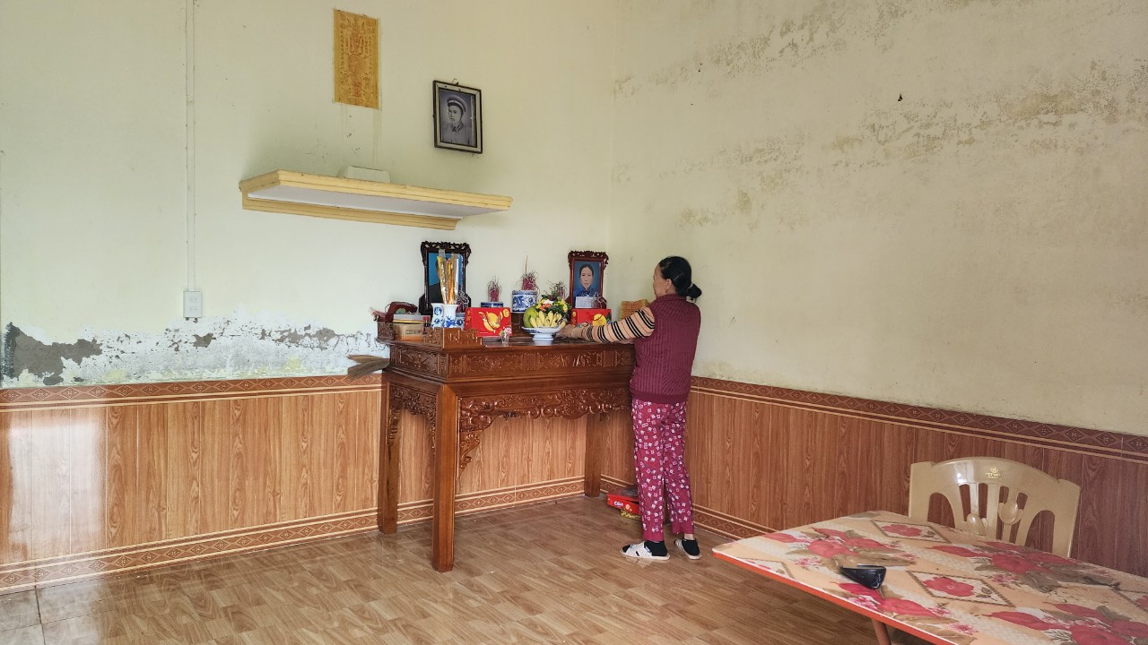 Gia cảnh của hai đứa trẻ bố bị chết do TNGT, mẹ chết do bạo bệnh ở Th&aacute;i B&igrave;nh - Ảnh 1.