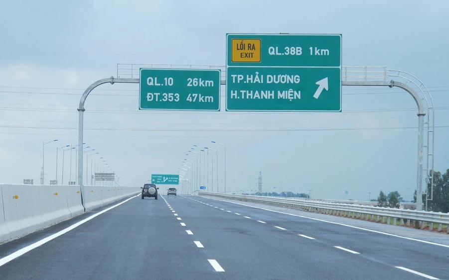 Hệ thống giao th&ocirc;ng th&ocirc;ng minh ngăn xe qu&aacute; tải v&agrave;o cao tốc