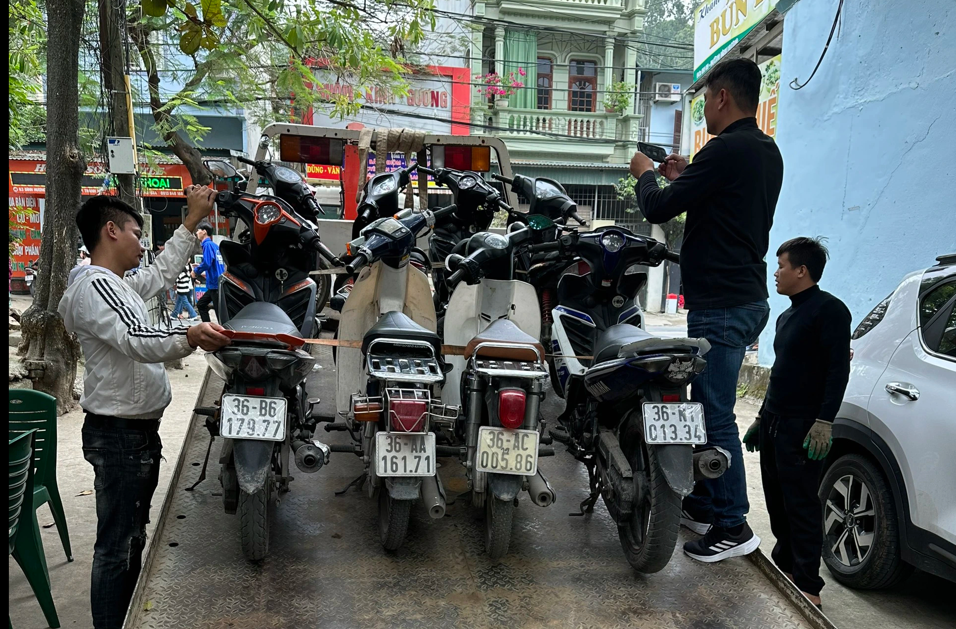 H&agrave;ng trăm thanh, thiếu ni&ecirc;n, học sinh vi phạm giao th&ocirc;ng - Ảnh 3.