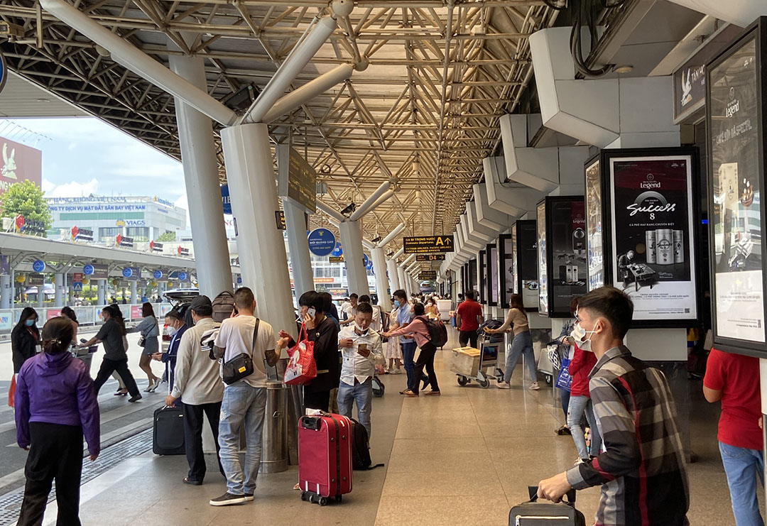 V&eacute; m&aacute;y bay Tết c&ograve;n rất nhiều, v&eacute; rẻ đ&atilde; cạn - Ảnh 1.