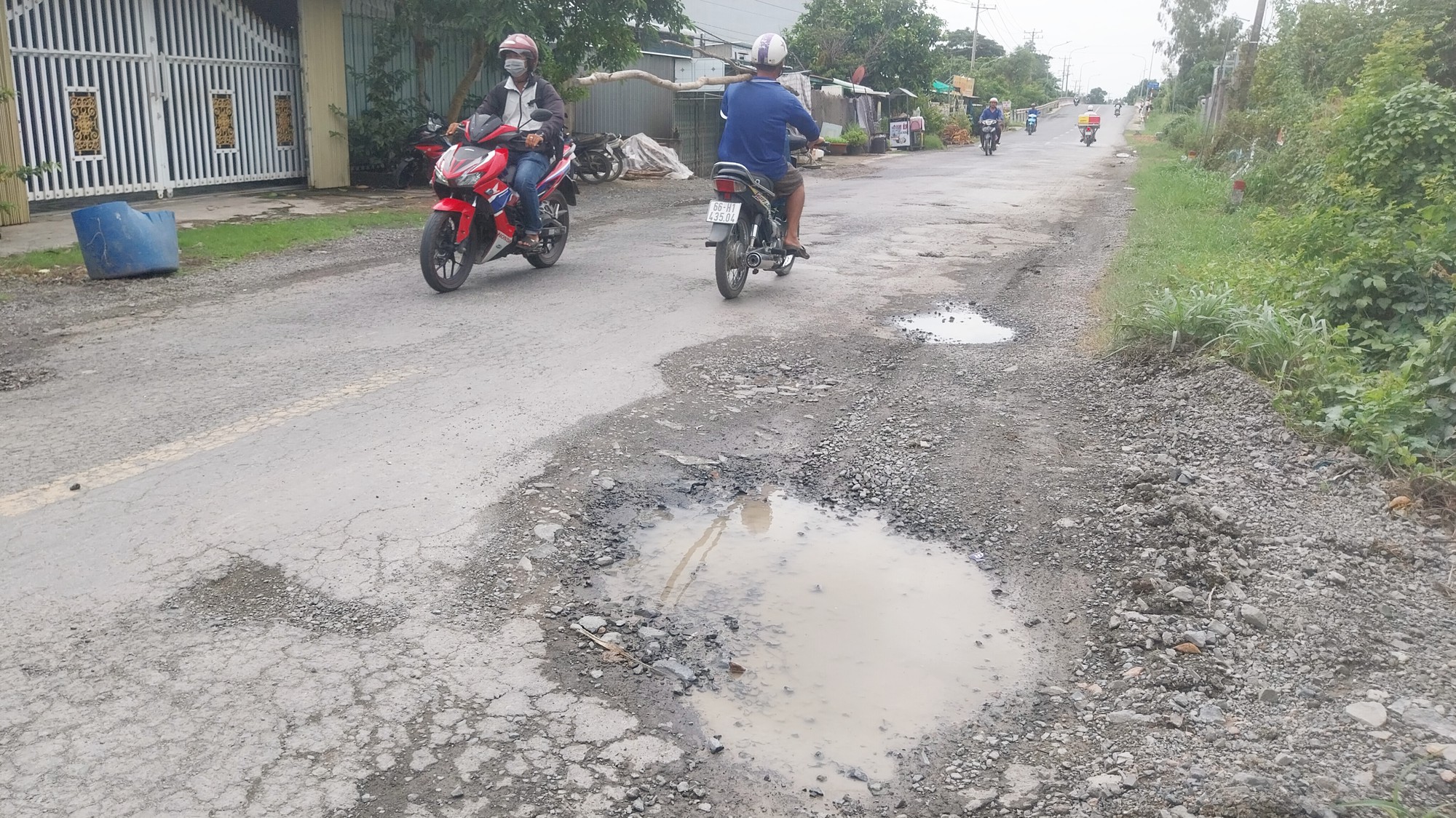 Đồng Th&aacute;p: Nhiều nguy cơ xảy ra tai nạn giao th&ocirc;ng do quốc lộ 30 bị xuống cấp - Ảnh 2.