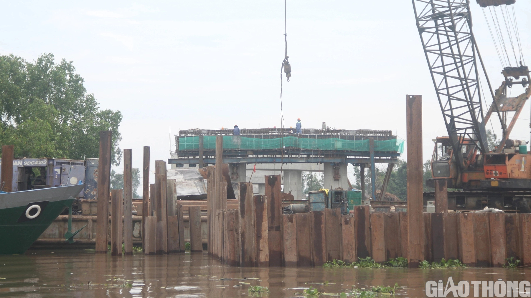 Bộ trưởng Bộ GTVT kiểm tra cao tốc Hậu Giang - C&agrave; Mau - Ảnh 3.