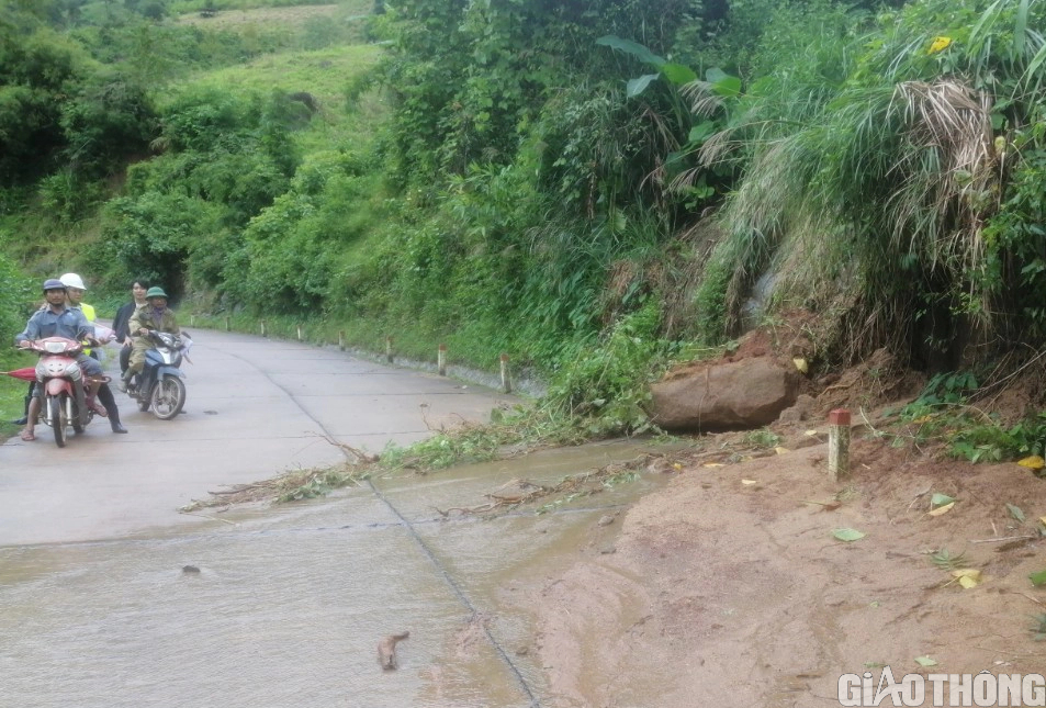 Nổ lực khắc phục sạt lở tr&ecirc;n đường Trường Sơn Đ&ocirc;ng qua Đắk Lắk - Ảnh 7.