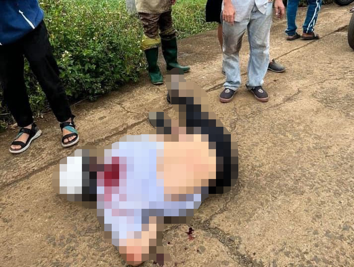 C&ocirc;ng an truy t&igrave;m thanh ni&ecirc;n ch&eacute;m nam sinh gục tr&ecirc;n đường - Ảnh 1.