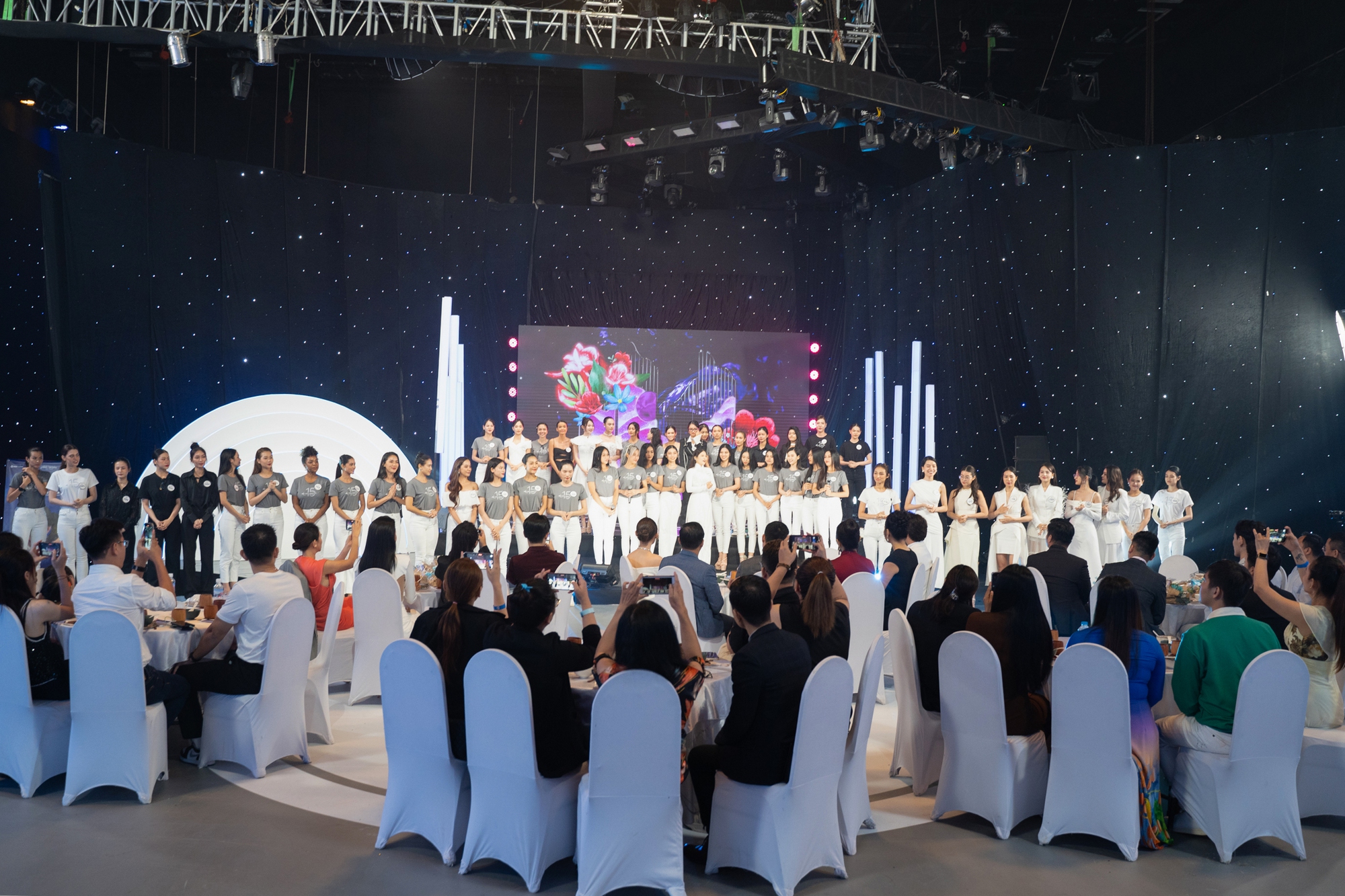 55 th&iacute; sinh T&ocirc;i l&agrave; Hoa hậu Ho&agrave;n vũ về Bạc Li&ecirc;u nấu ăn từ thiện, g&acirc;y quỹ được 500 triệu - Ảnh 12.