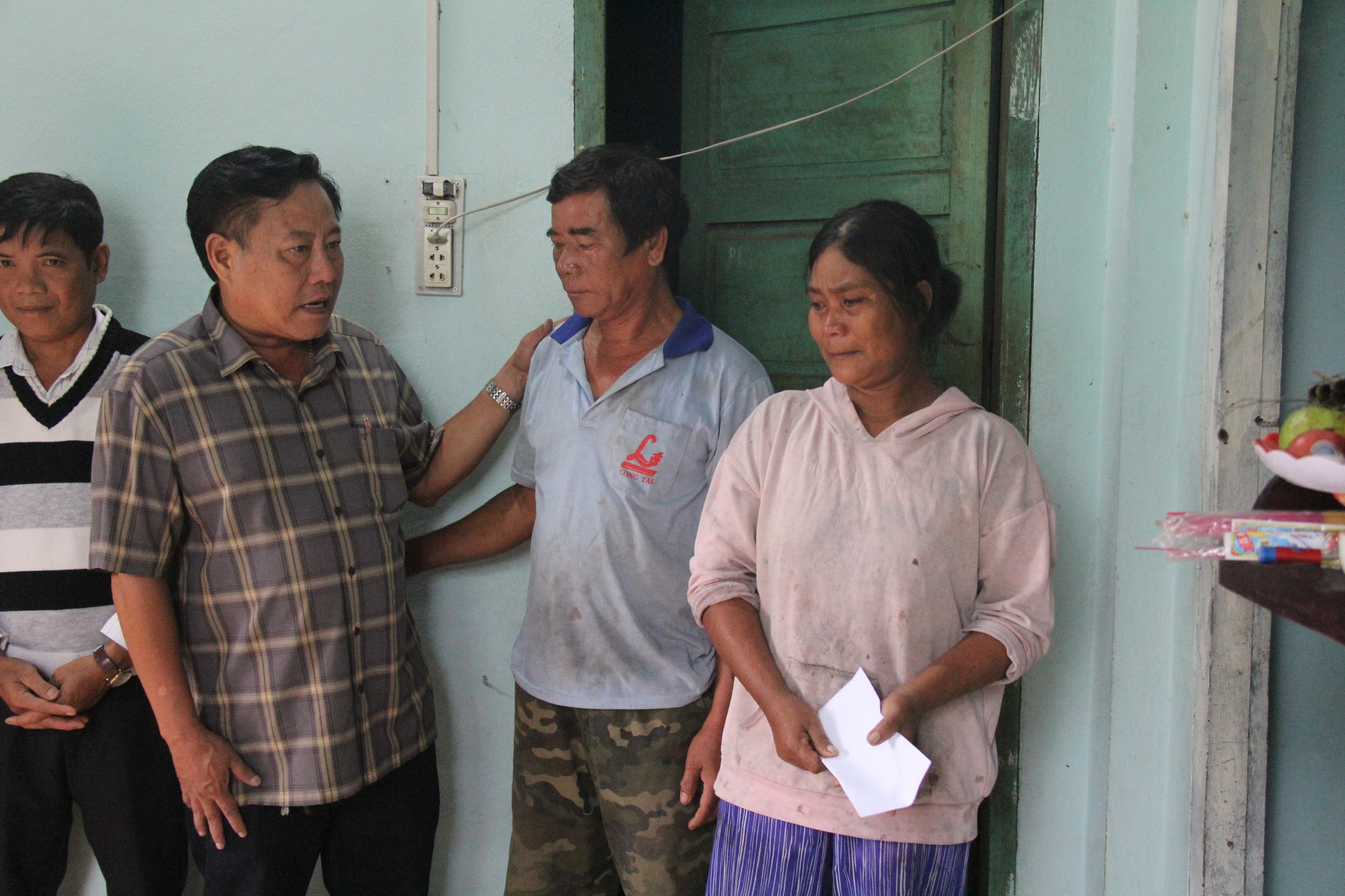 Ban ATGT tỉnh Ninh Thuận thăm hỏi gia đ&igrave;nh đồng b&agrave;o Rắc L&acirc;y tử vong v&igrave; TNGT - Ảnh 1.