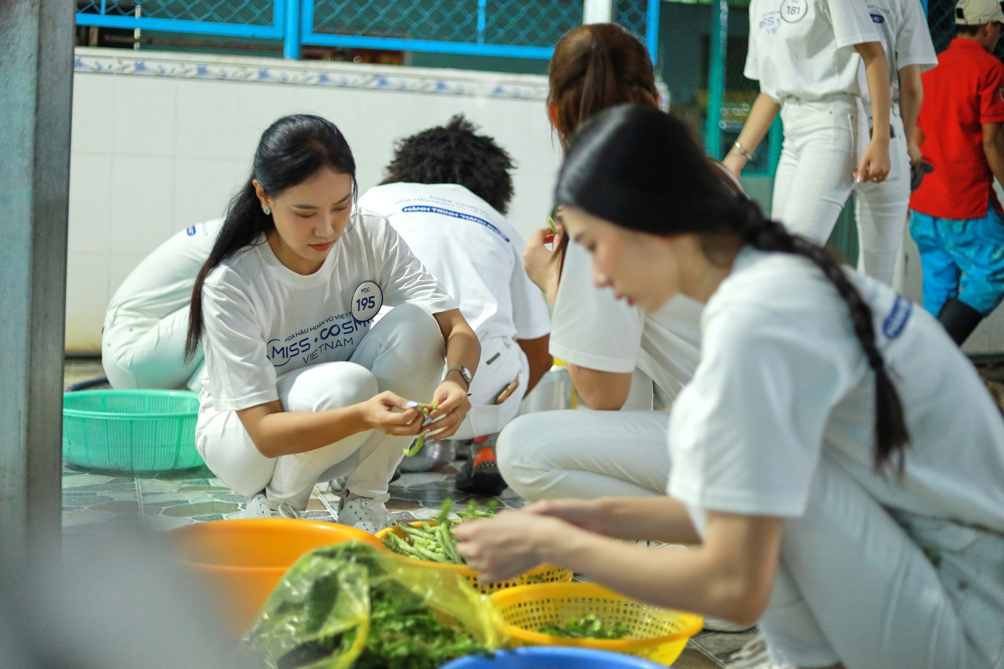 55 th&iacute; sinh T&ocirc;i l&agrave; Hoa hậu Ho&agrave;n vũ về Bạc Li&ecirc;u nấu ăn từ thiện, g&acirc;y quỹ được 500 triệu - Ảnh 2.