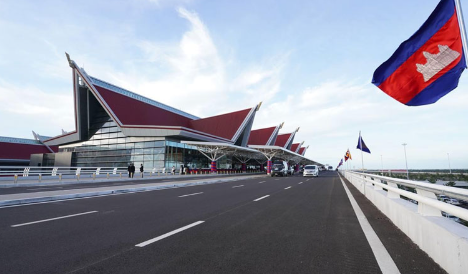Campuchia kh&aacute;nh th&agrave;nh s&acirc;n bay lớn nhất đất nước - Ảnh 1.