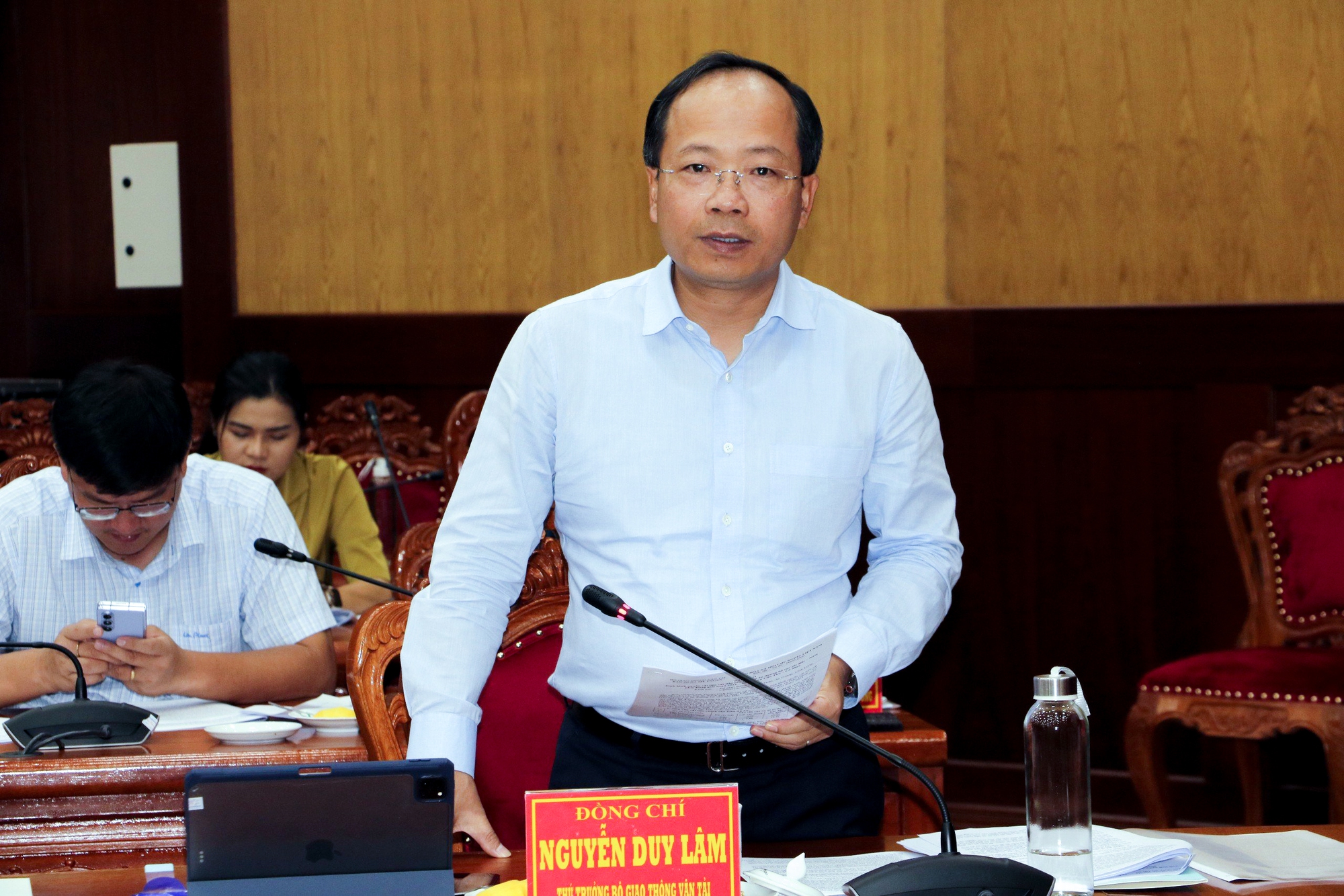 Bộ trưởng Bộ GTVT: Thủ tục cấp ph&eacute;p mỏ c&aacute;t cho dự &aacute;n cao tốc phải xong trong năm 2023 - Ảnh 1.