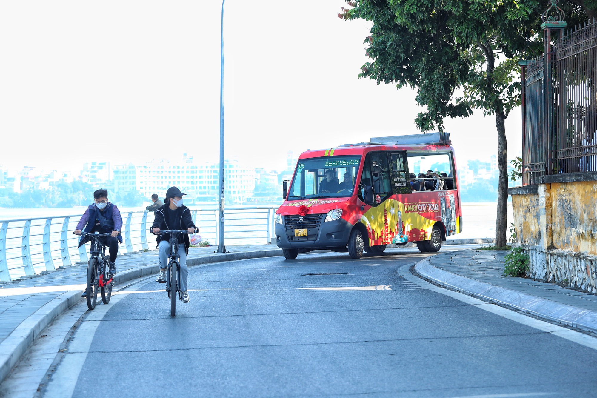 H&agrave; Nội ch&iacute;nh thức khai trương tuyến City Tour một tầng tho&aacute;ng n&oacute;c - Ảnh 2.